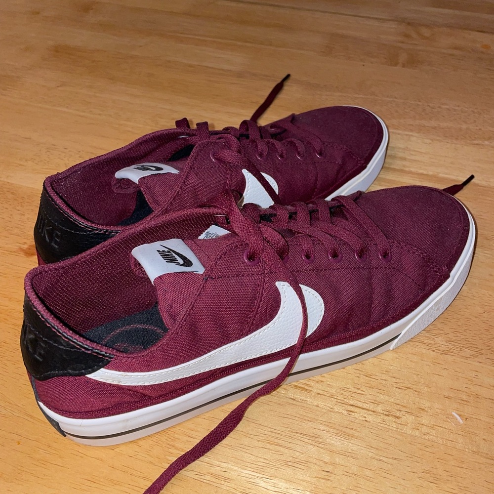 Men’s Size 10.5 Court Legacy Canvas Shoes